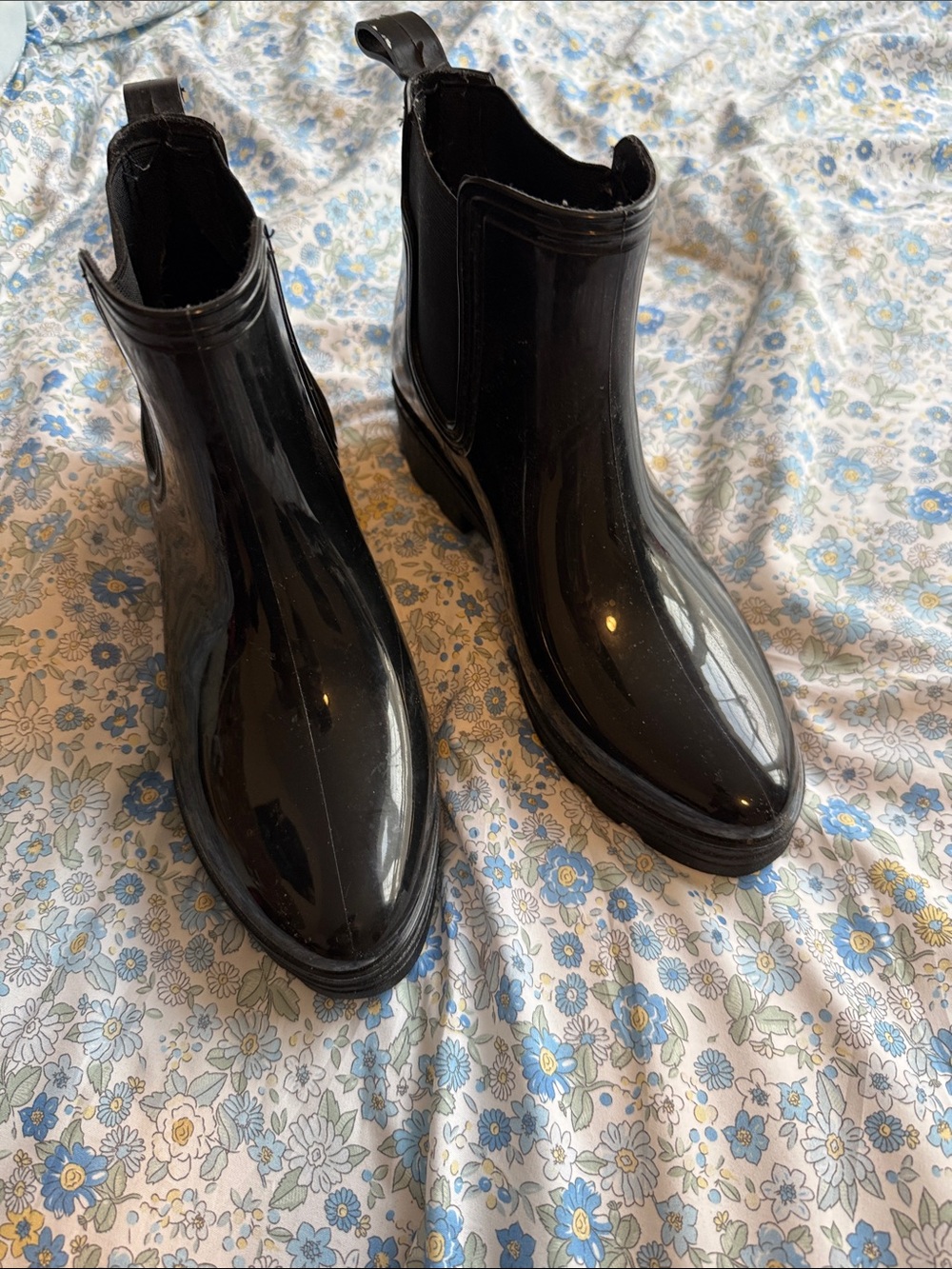 Glossy Black Chelsea Rain Boots size 6
